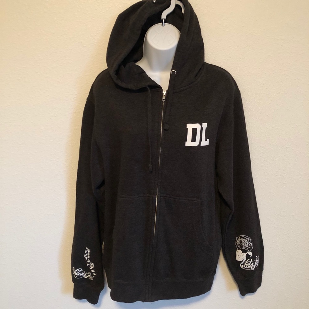 charcoal Demi Lovato “confident” tour hoodie :)